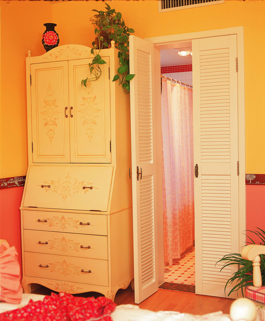 利用黄色与粉色为基调打造温馨之家